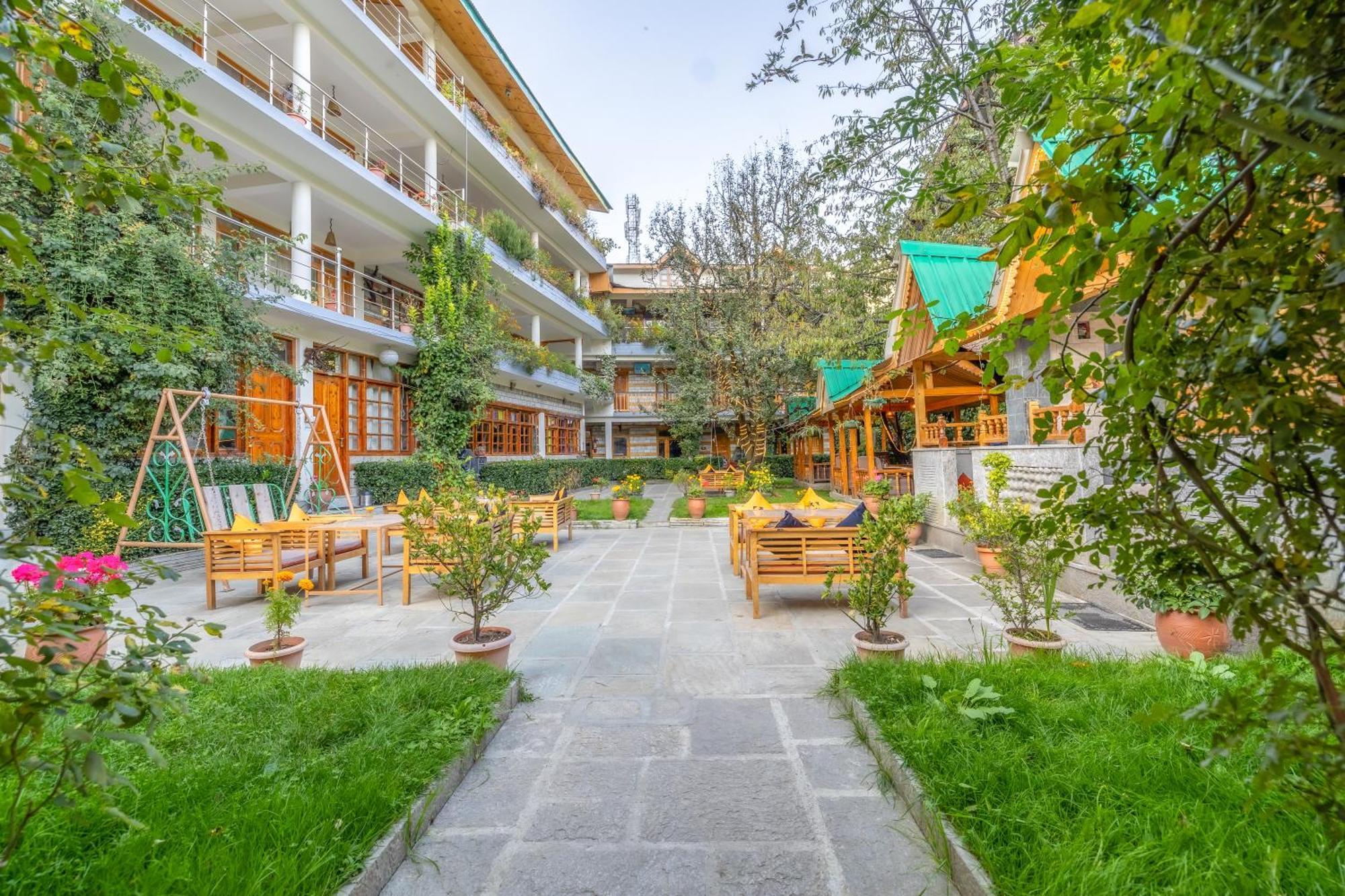 Hide-In Old Manali Hotel Exterior photo