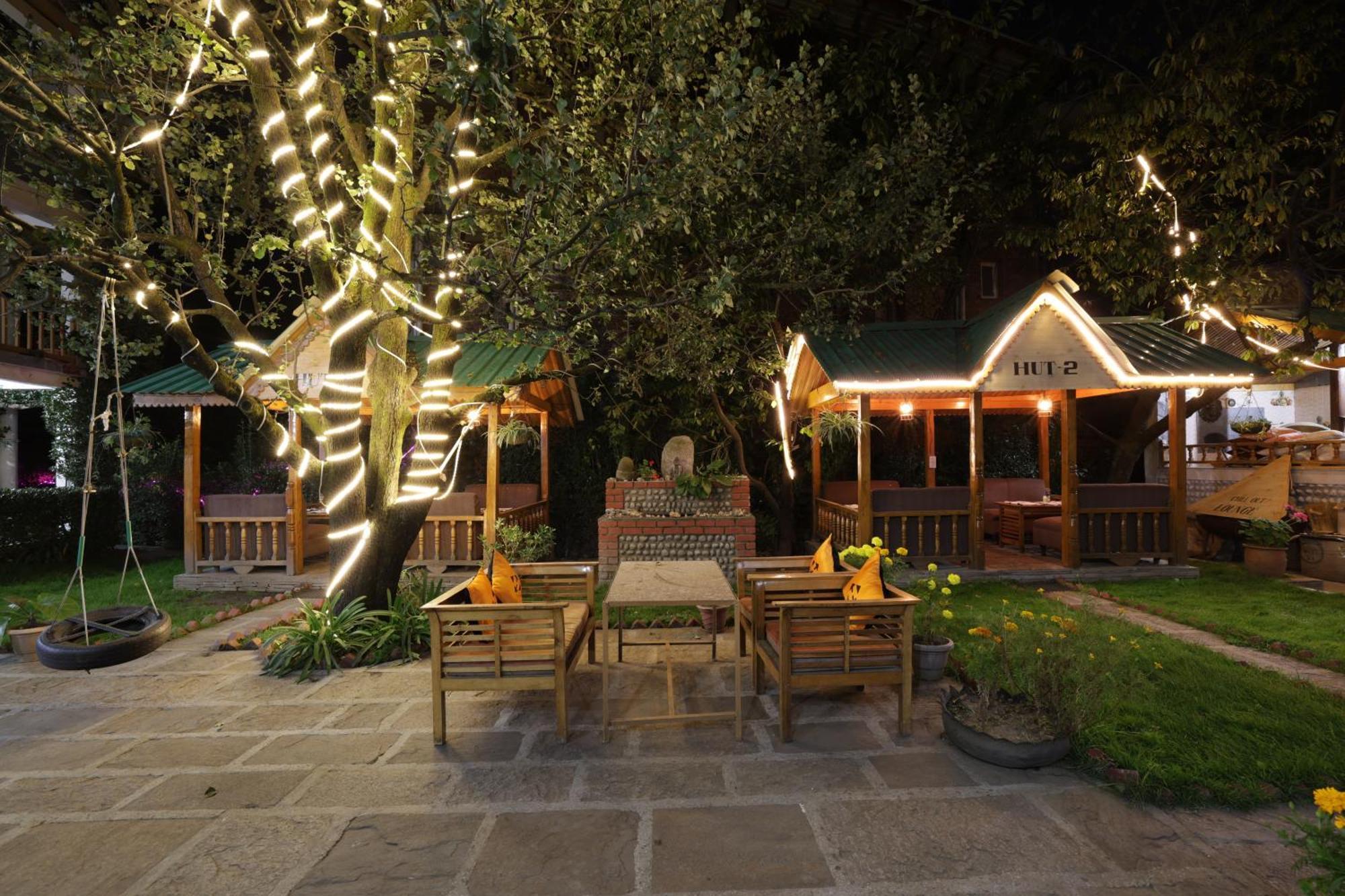 Hide-In Old Manali Hotel Exterior photo